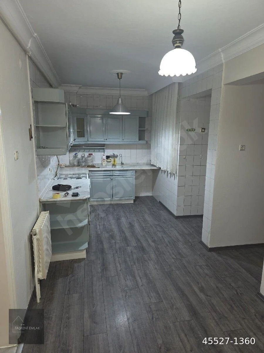 ATATÜRK MAHALLESİ HÜRRİYET CADDESİ ALT SOKAĞINDA 2.KAT DOĞALGAZLI 3+1 KİRALIK DAİRE