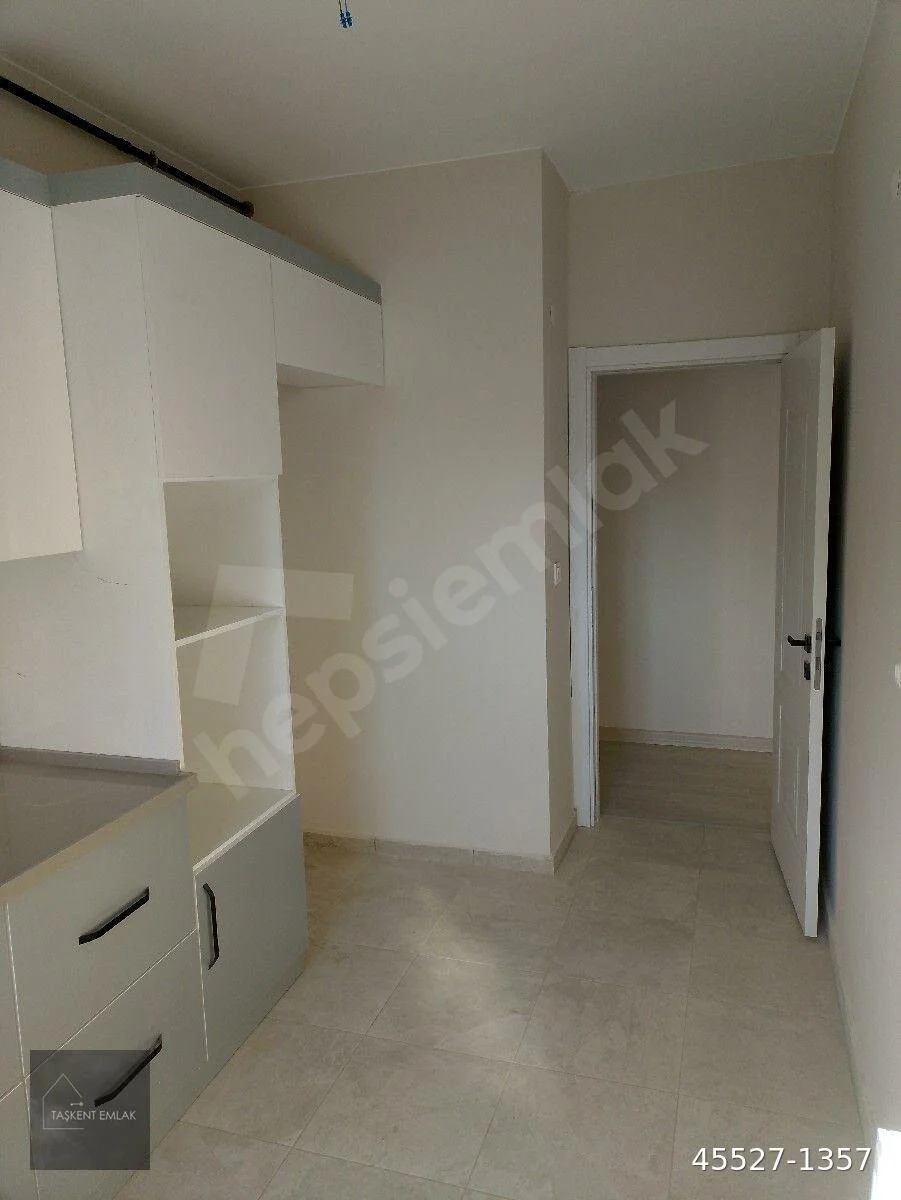 SIFIR KİRALIK DAİRE 3+1 OTOPARKLI BİNADA 3.KAT EBEVEYN BANYOLU MANAVKUYU TAŞKENT'TE küçük görsel 6