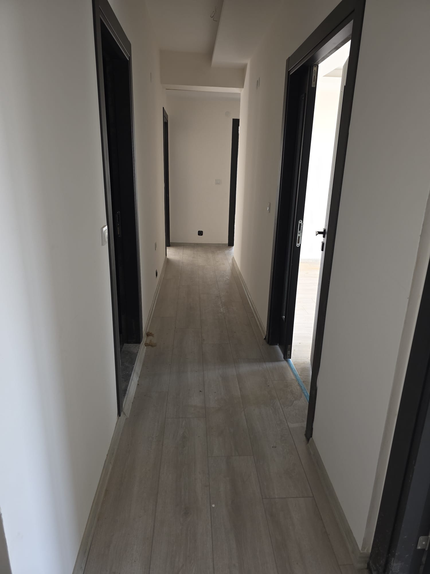 DOĞA VE KISMİ DENİZ MANZARALI SIFIR 3+1 YERDEN ISITMALI 2.KAT OTOPARKLI BİNA küçük görsel 10