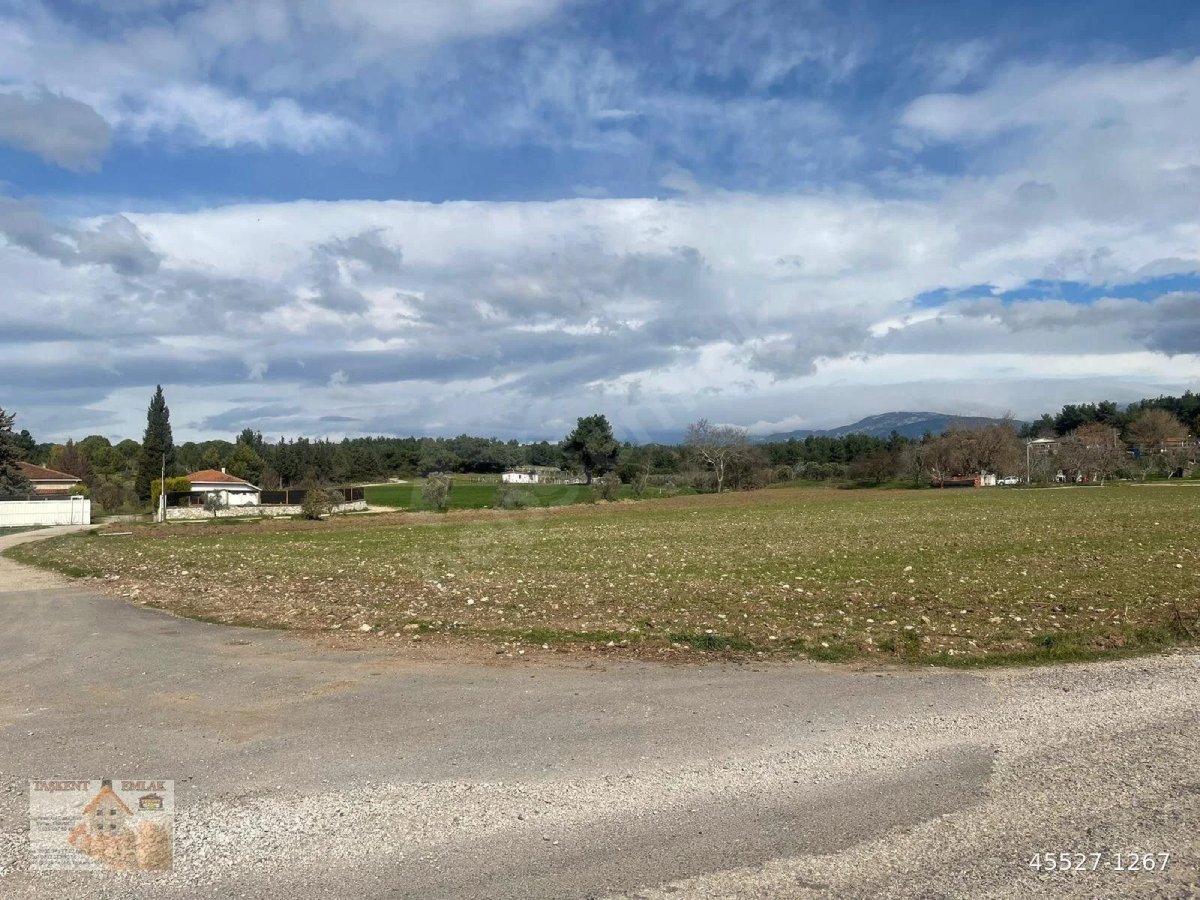 BUCA KARACAAĞAÇ MAH. YOLA  CEPHELİ 5.042 M2 SATILIK ARAZİ