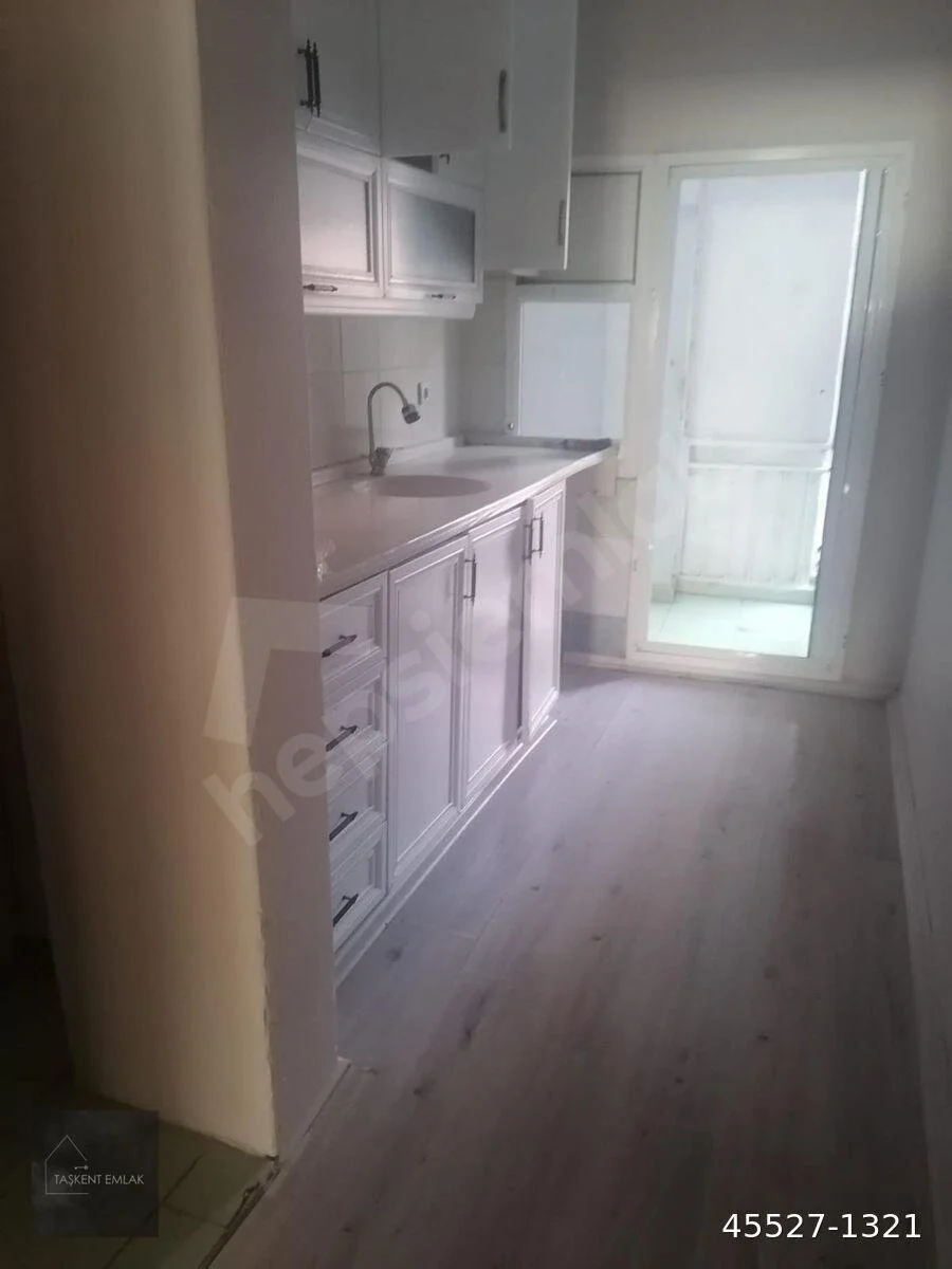 TEPEKULE MAH. SEYHANKENT SİTESİ KARŞISI SMYRNA PAZAR YAKINI SATILIK 2+1 DAİRE küçük görsel 3